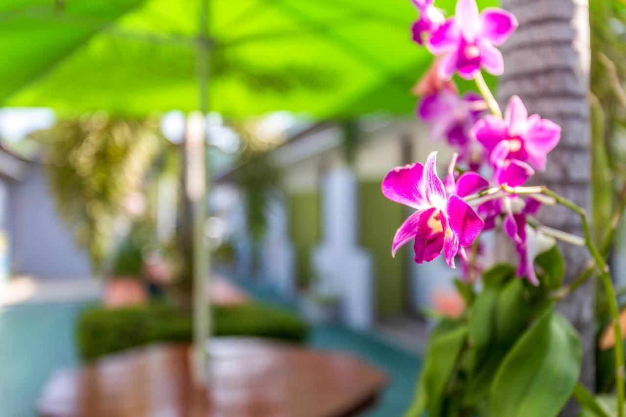 Oyo 450 Rawai Studios Resort Exterior foto